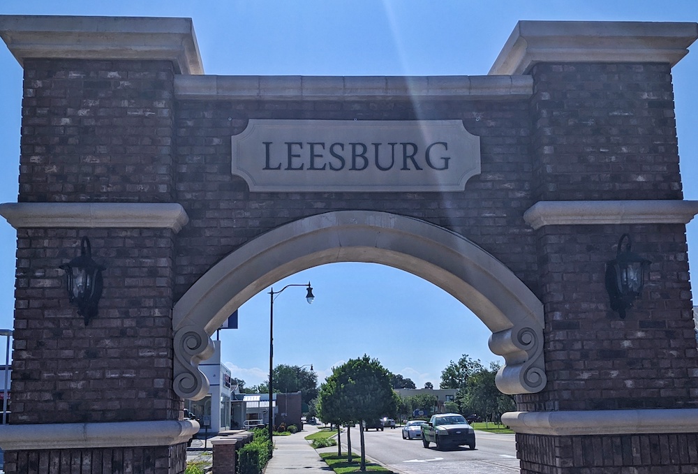 Downtown Leesburg Sign Entrance