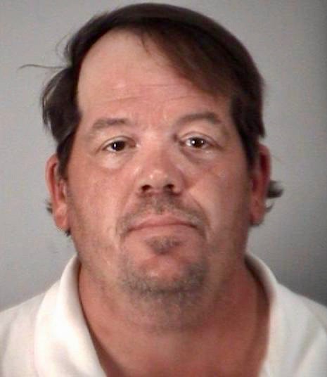 Leesburg handyman arrested after allegedly stabbing neighbor