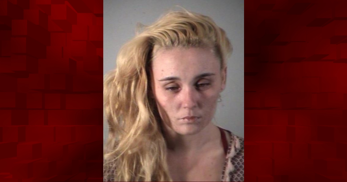 Leesburg woman caught with drugs after passing out in front of Walgreens