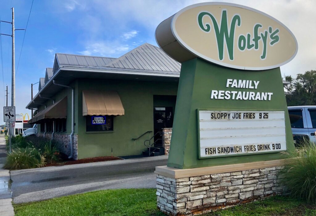 Wolfys restaurant in Leesburg