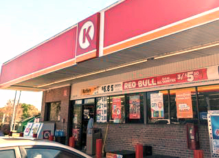 U-Haul employee threatened with a knife in Circle K parking lot