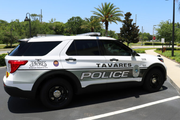 Tavares Police 4