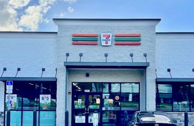 The 7 Eleven located on U.S. Hwy. 27:441 in Fruiltand Park