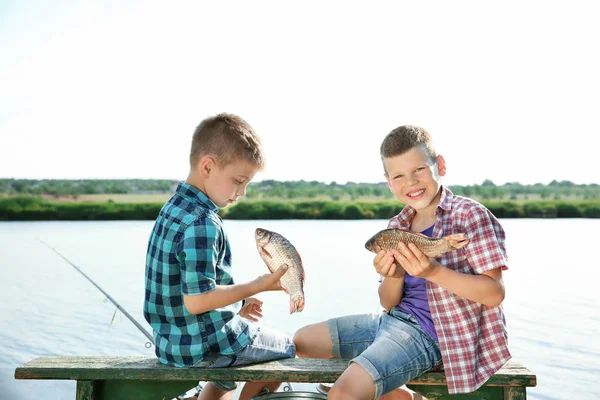 children fishing