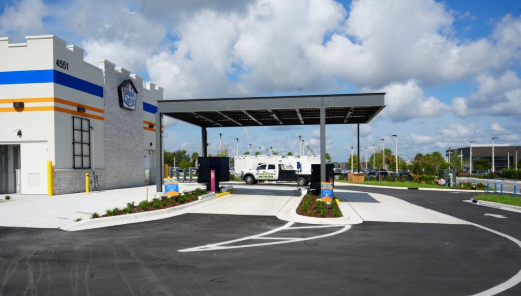 The new White Castle in Clermont features a dual drive thru lane The new White Castle in Clermont features a dual drive thru lane