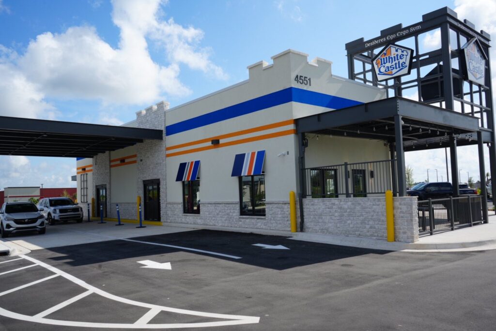 The new White Castle in Clermont has a dual drive thru lane The new White Castle in Clermont has a dual drive thru lane