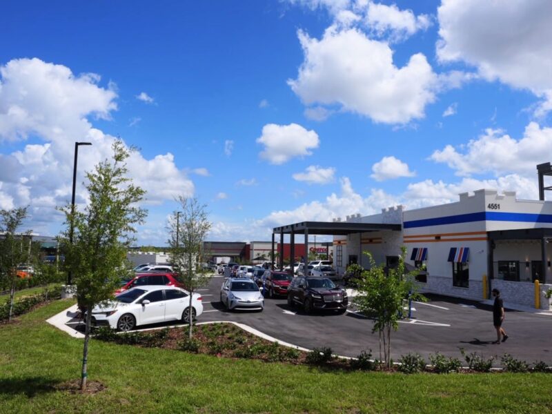 White Castle held a ribbon-cutting ceremony for its new location in Clermont on Tuesday.